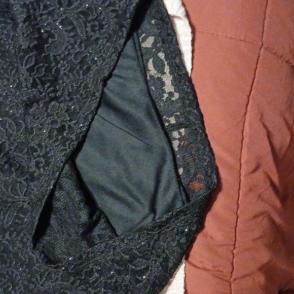 Only Worn Once. Premier Black Off-the-Shoulder Sheath Mini Dress - Picture 4 of 6